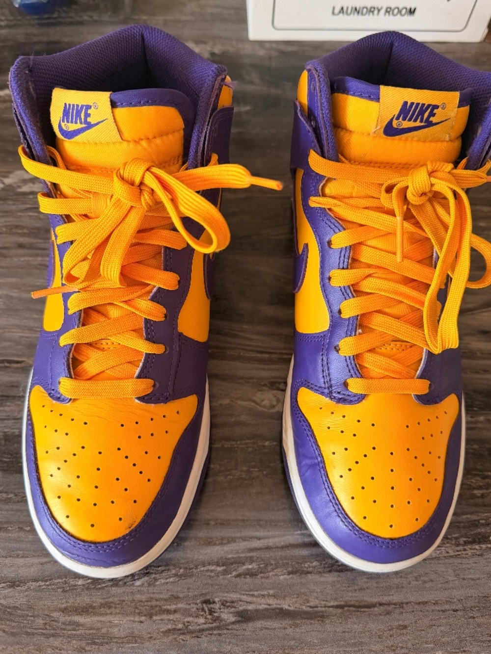 Nike Dunk Men Size 7.5 Women Size 9